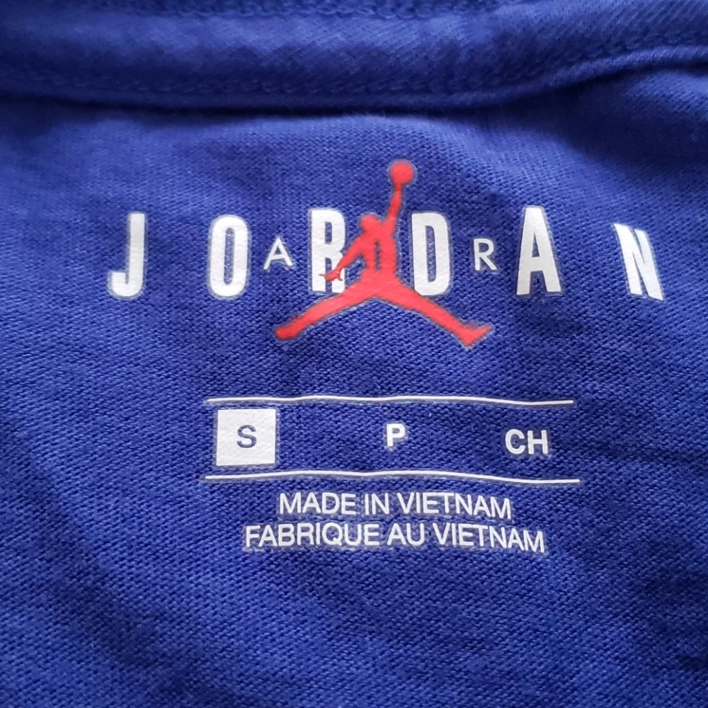 NWT Air Jordan Shirt Size S